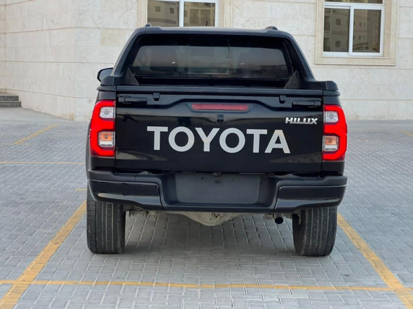 Toyota Hilux 2018  Black LHD Petrol AT Pickup 4WD view 10