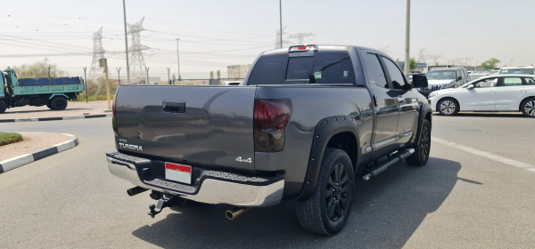 Toyota Tundra 2012/ Grey LHD Petrol AT Pickup 4WD