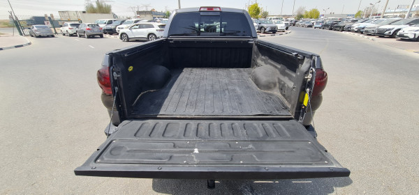 Toyota Tundra 2012/ Grey LHD Petrol AT Pickup 4WD view 6