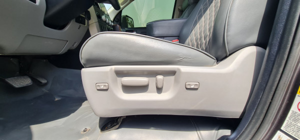 Toyota Tundra 2012/ Grey LHD Petrol AT Pickup 4WD view 8