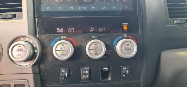 Toyota Tundra 2012/ Grey LHD Petrol AT Pickup 4WD view 13