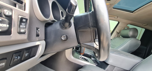 Toyota Tundra 2012/ Grey LHD Petrol AT Pickup 4WD view 15