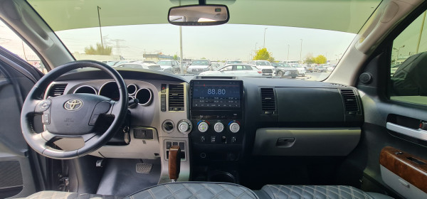 Toyota Tundra 2012/ Grey LHD Petrol AT Pickup 4WD view 17