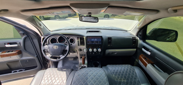 Toyota Tundra 2012/ Grey LHD Petrol AT Pickup 4WD view 22