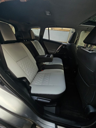 Toyota RAV 4 2018  Silver LHD Hybrid AT SUV 4WD view 4