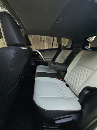 Toyota RAV 4 2018  Silver LHD Hybrid AT SUV 4WD view 7