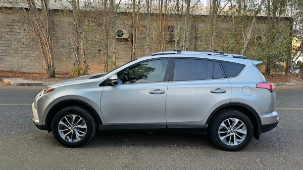 Toyota RAV 4 2018  Silver LHD Hybrid AT SUV 4WD view 11