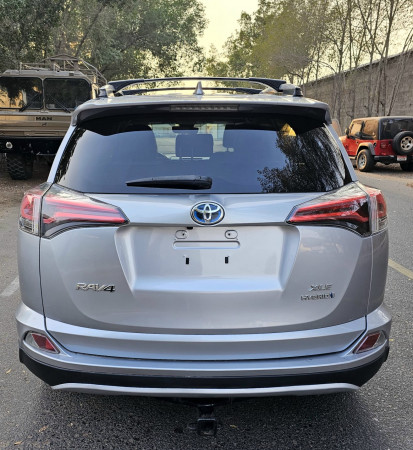 Toyota RAV 4 2018  Silver LHD Hybrid AT SUV 4WD view 14
