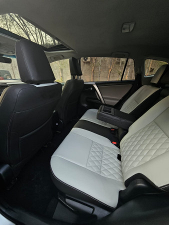 Toyota RAV 4 2018  Silver LHD Hybrid AT SUV 4WD view 17