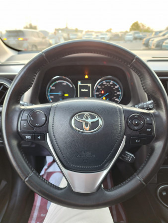 Toyota RAV 4 2017  Silver LHD Hybrid AT SUV 4WD view 8