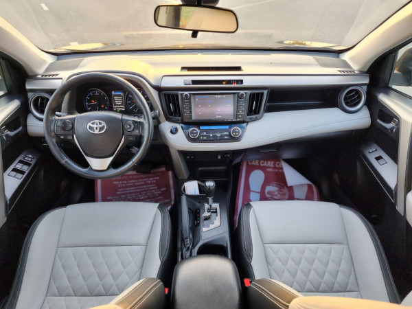 Toyota RAV 4 2018/ Black LHD Petrol AT SUV Crossover 4WD view 4