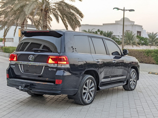 Toyota Land Cruiser 2016  Black LHD Petrol AT SUV 4WD view 4