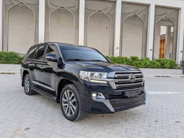 Toyota Land Cruiser 2016  Black LHD Petrol AT SUV 4WD view 6