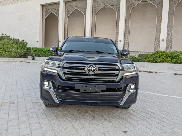 Toyota Land Cruiser 2016  Black LHD Petrol AT SUV 4WD view 8