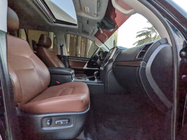 Toyota Land Cruiser 2016  Black LHD Petrol AT SUV 4WD view 17