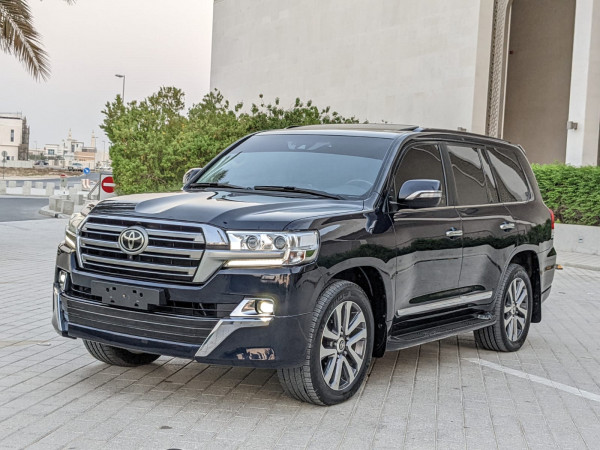 Toyota Land Cruiser 2016  Black LHD Petrol AT SUV 4WD view 22