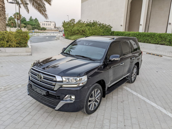 Toyota Land Cruiser 2016  Black LHD Petrol AT SUV 4WD view 24