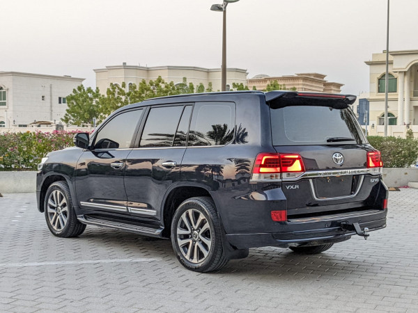 Toyota Land Cruiser 2016  Black LHD Petrol AT SUV 4WD view 27