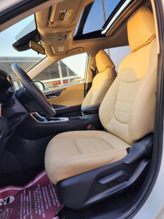 Toyota RAV 4 2019/ White LHD Petrol AT SUV Crossover 2WD view 8