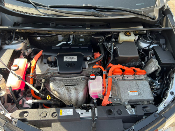 Toyota RAV 4 2016/ Silver LHD Hybrid AT SUV Crossover 4WD view 4