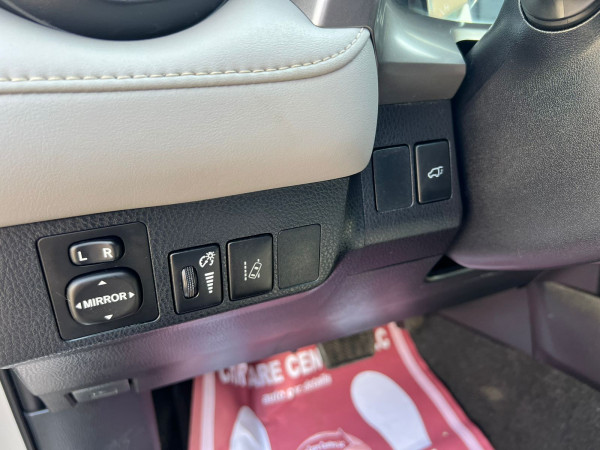 Toyota RAV 4 2016/ Silver LHD Hybrid AT SUV Crossover 4WD view 17