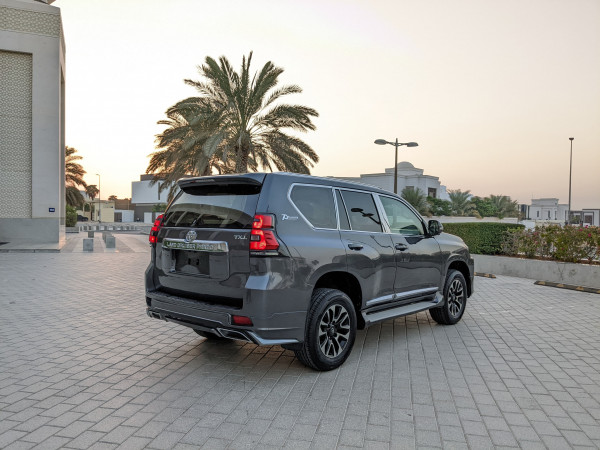 Toyota LAND CRUISER PRADO 2016  Grey LHD Petrol AT SUV 4WD view 5