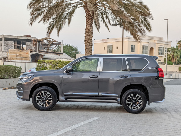 Toyota LAND CRUISER PRADO 2016  Grey LHD Petrol AT SUV 4WD view 16