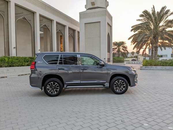 Toyota LAND CRUISER PRADO 2016  Grey LHD Petrol AT SUV 4WD view 26