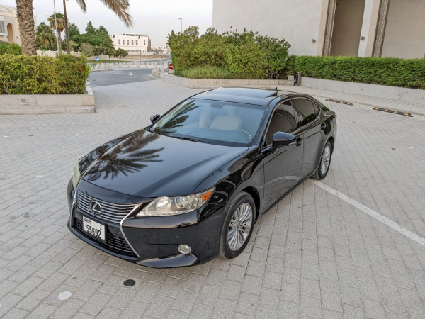 Lexus ES 350 2013  Black LHD Petrol AT Sedan 2WD view 5