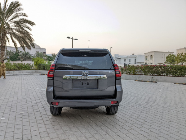Toyota LAND CRUISER PRADO 2011  Grey LHD Petrol AT SUV 4WD view 33