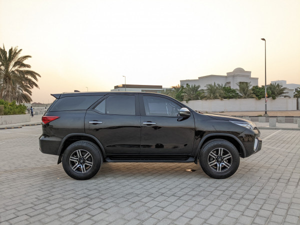 Toyota Fortuner 2016/ Black LHD Petrol AT SUV 4WD