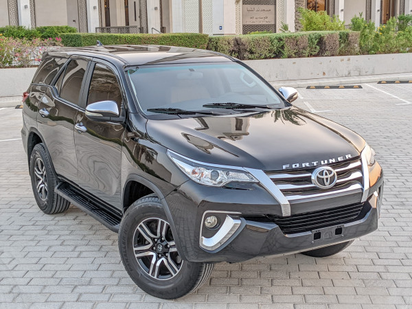 Toyota Fortuner 2016/ Black LHD Petrol AT SUV 4WD view 5
