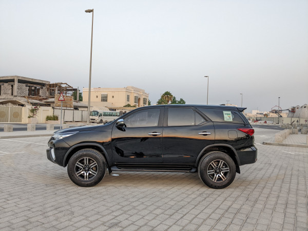 Toyota Fortuner 2016/ Black LHD Petrol AT SUV 4WD view 21
