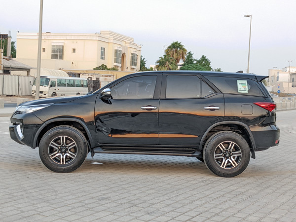Toyota Fortuner 2016/ Black LHD Petrol AT SUV 4WD view 27