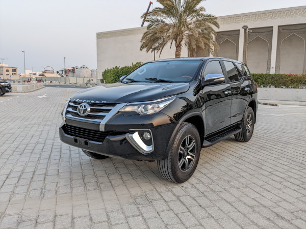 Toyota Fortuner 2016/ Black LHD Petrol AT SUV 4WD view 30