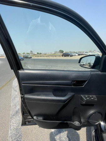 Toyota Hilux 2019/ Black LHD Petrol AT Pickup 4WD view 4
