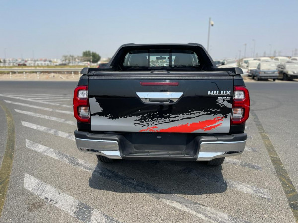 Toyota Hilux 2019/ Black LHD Petrol AT Pickup 4WD view 6