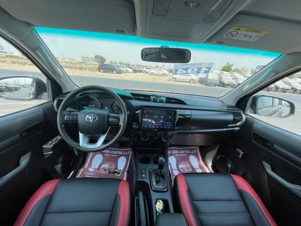 Toyota Hilux 2019/ Black LHD Petrol AT Pickup 4WD view 7