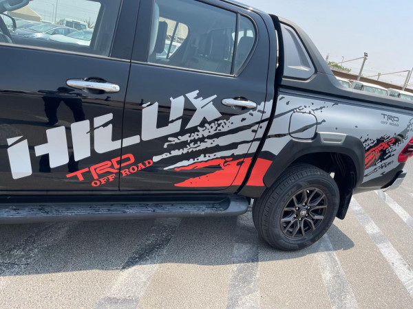 Toyota Hilux 2019/ Black LHD Petrol AT Pickup 4WD view 9