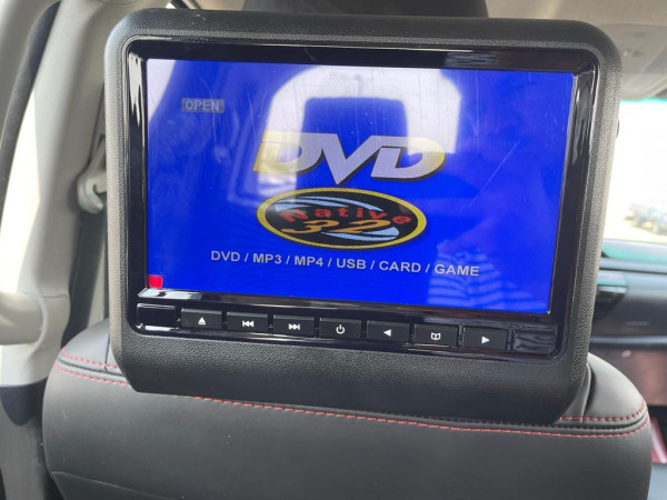 Toyota Hilux 2019/ Black LHD Petrol AT Pickup 4WD view 10