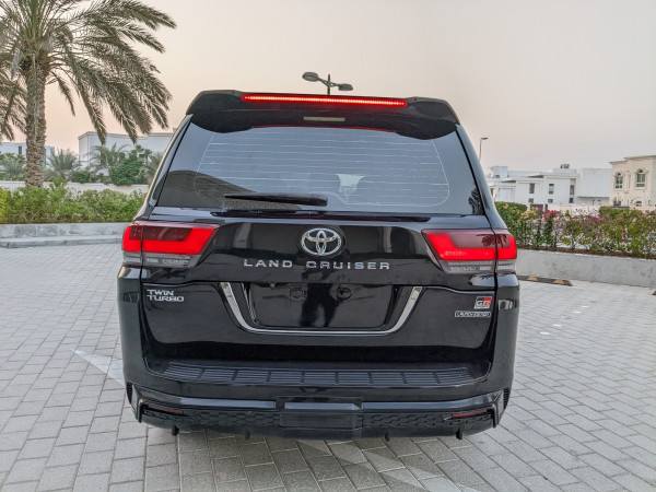 Toyota Land Cruiser 2011/ Black LHD Petrol AT SUV 4WD view 6