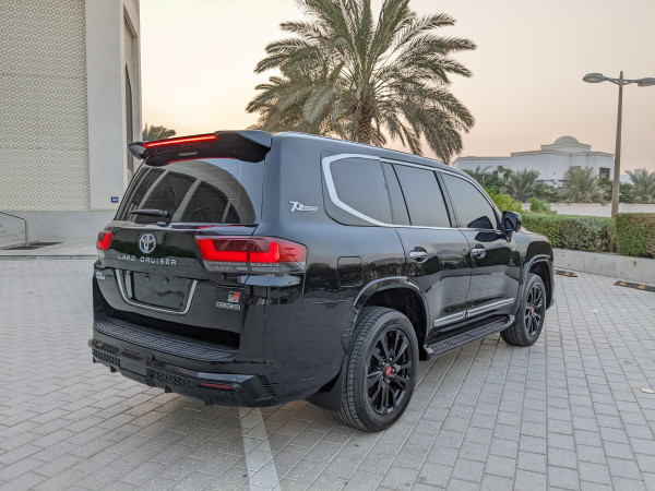 Toyota Land Cruiser 2011/ Black LHD Petrol AT SUV 4WD view 8