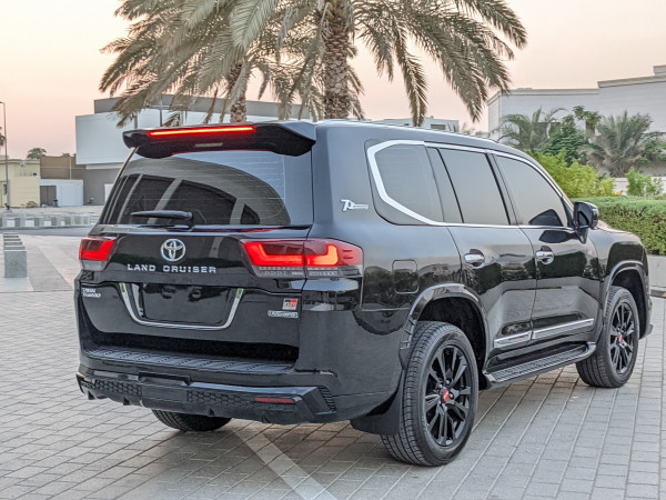 Toyota Land Cruiser 2011/ Black LHD Petrol AT SUV 4WD view 10