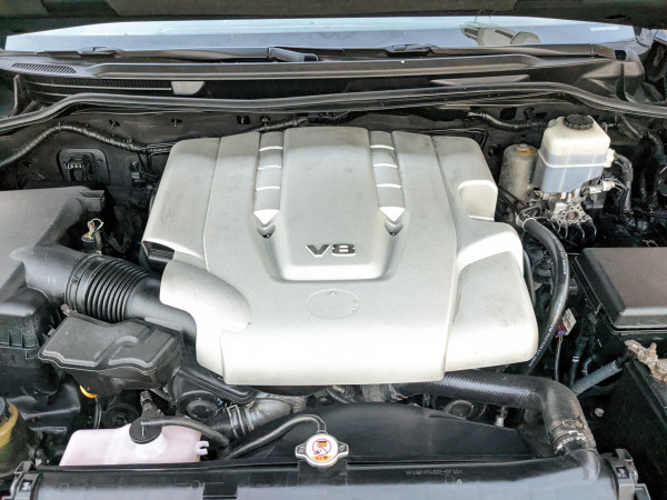 Toyota Land Cruiser 2011/ Black LHD Petrol AT SUV 4WD view 37
