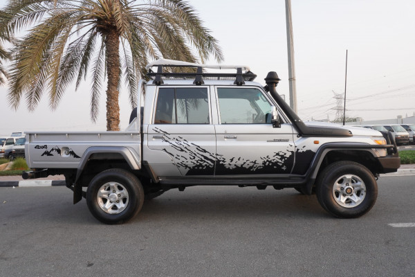 Toyota Land Cruiser Pickup 2013/ Silver RHD Diesel MT Pickup 4WD view 8