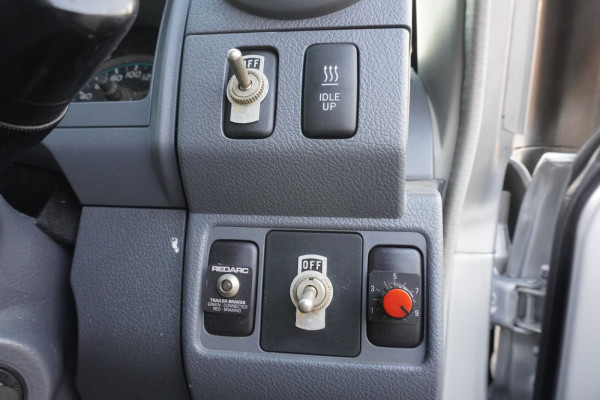 Toyota Land Cruiser Pickup 2013/ Silver RHD Diesel MT Pickup 4WD view 13
