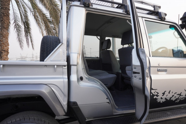 Toyota Land Cruiser Pickup 2013/ Silver RHD Diesel MT Pickup 4WD view 24