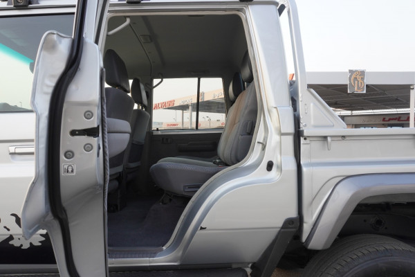 Toyota Land Cruiser Pickup 2013/ Silver RHD Diesel MT Pickup 4WD view 25