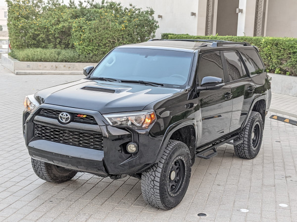 Toyota 4-Runner 2020  Black LHD Petrol AT SUV 4WD view 28