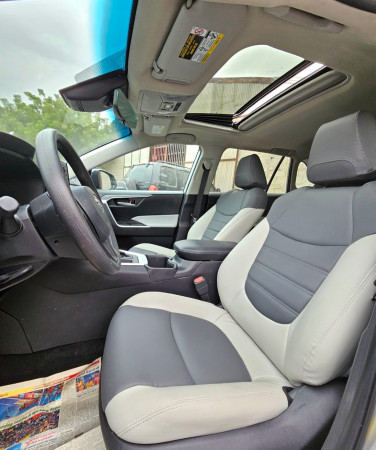Toyota RAV 4 2022/ Silver LHD Petrol AT SUV Crossover 2WD